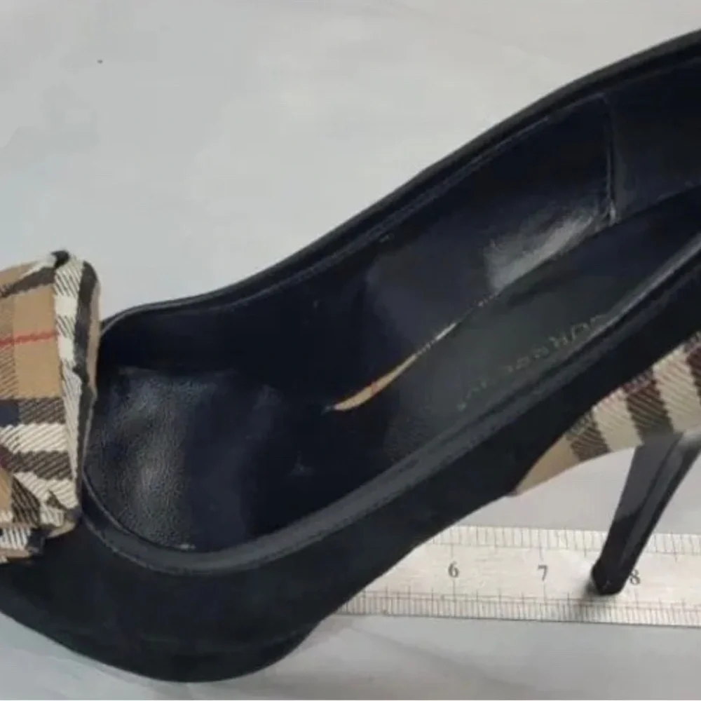 Burberry Women's Black Vintage Classy Check Pumps high heels Leather - Picture 12 of 12